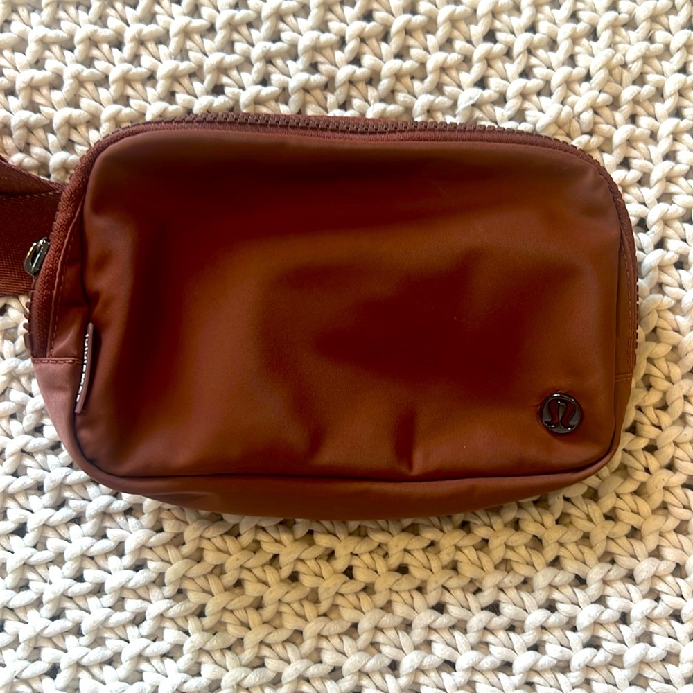 Everywhere Belt bag
